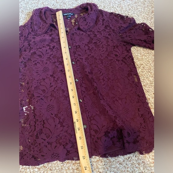 Lace Blouse - Picture 3 of 8